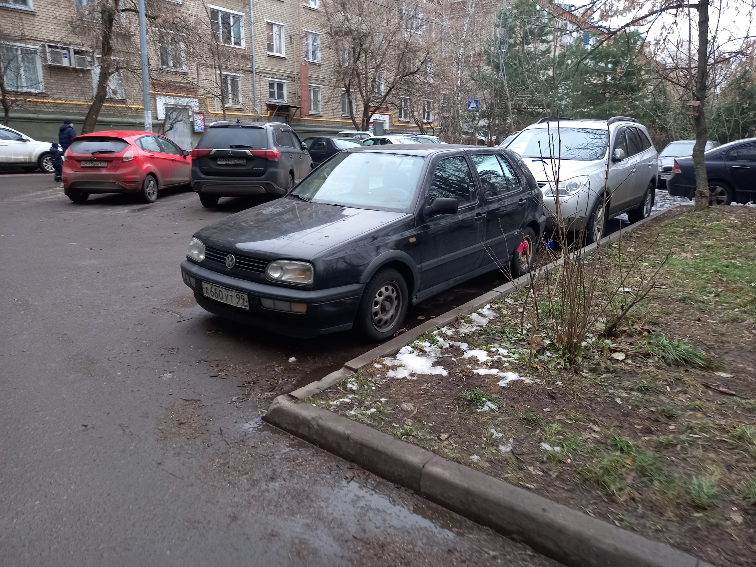 «Продажи падают, но пока держимся»: рынок автомобилей с пробегом уходит в минус