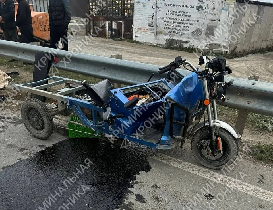 Развозила зелень, чтобы прокормить больных детей: в Дагестане 62-летняя женщина разбилась на трицикле0