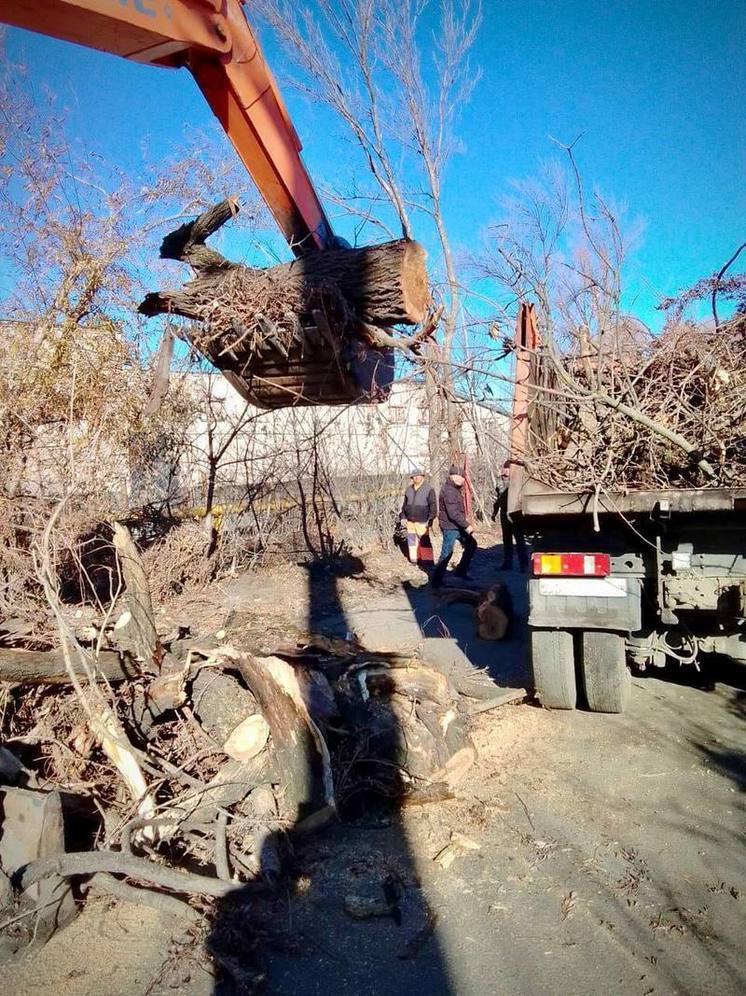 В Черкесске при расчистке русла реки Абазинка вывезли более 90 тонн мусора