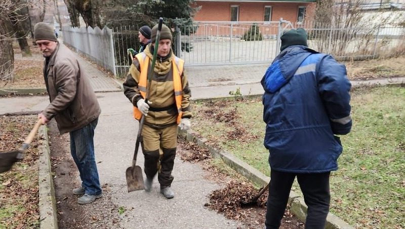 В Ессентуках проводят большую предновогоднюю уборку