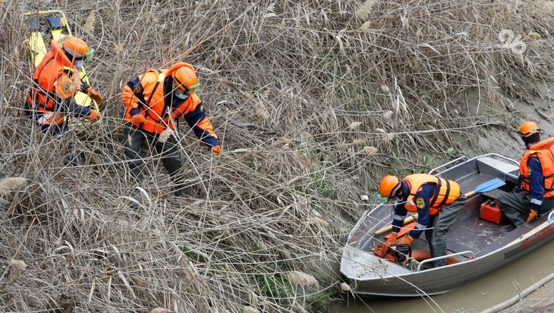 В ряде районов Кубани ввели режим ЧС из-за выброса топлива с затонувших танкеров