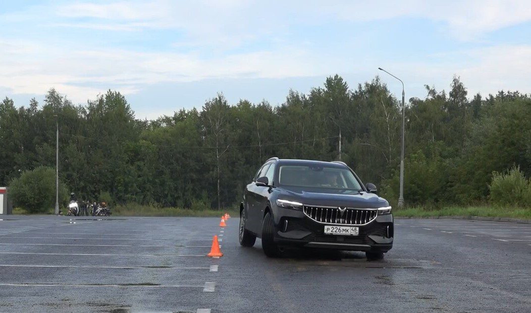 В России упали продажи автомобилей премиум класса: у богатых закончились деньги?