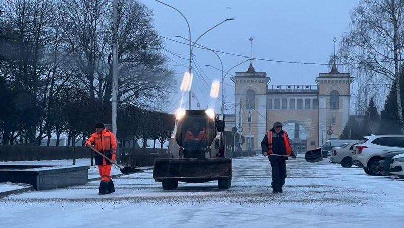 Коммунальщики и спасатели Ставрополя перешли в режим повышенной готовности