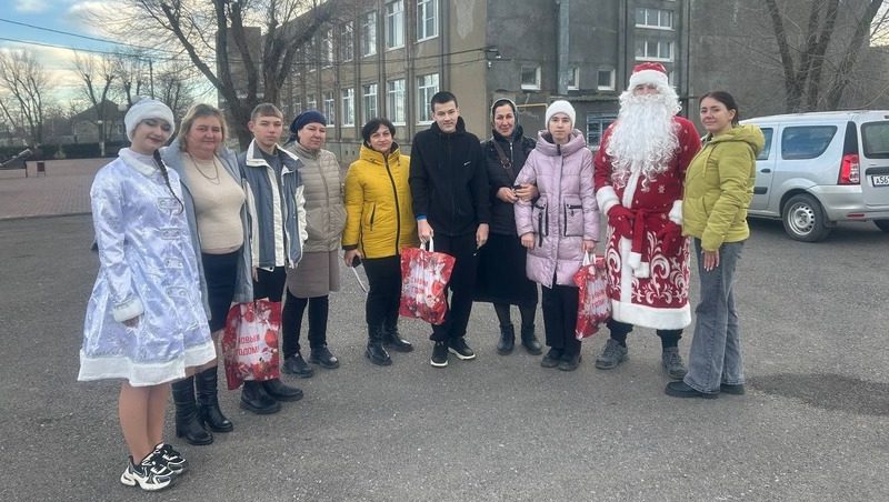 Молодëжь Ставрополья присоединилась к акции «Новый год — в каждый дом»