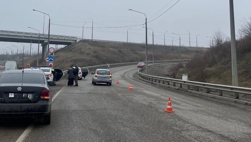 Мужчину сбили на трассе в Георгиевском округе