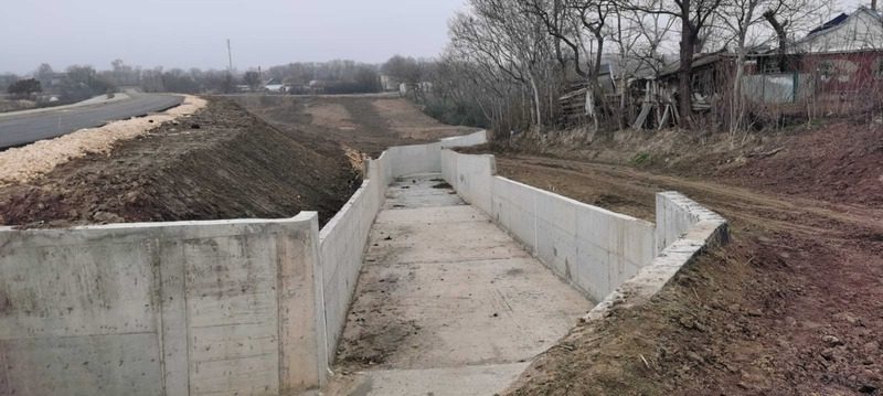 На пруду в Шпаковском округе отремонтировали гидротехнические сооружения