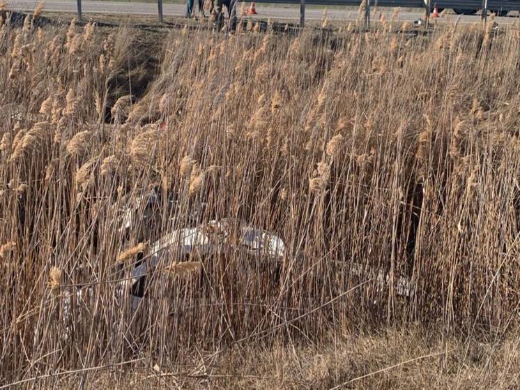 На Ставрополье пенсионерка за рулем легковушки погибла в ДТП