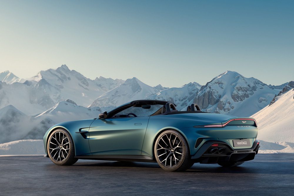 Новый Aston Martin Vantage V8 Roadster: самый быстрый «трансформер» за 200 тысяч евро