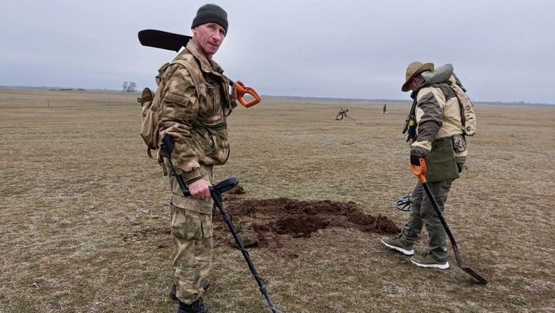 Общественники ищут останки красноармейцев в Степновском округе