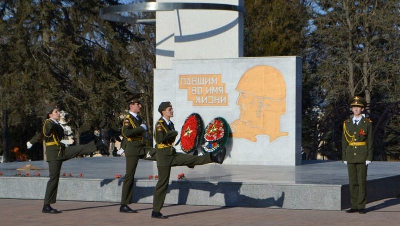 Памятник погибшим в ВОВ отреставрировали в Георгиевске