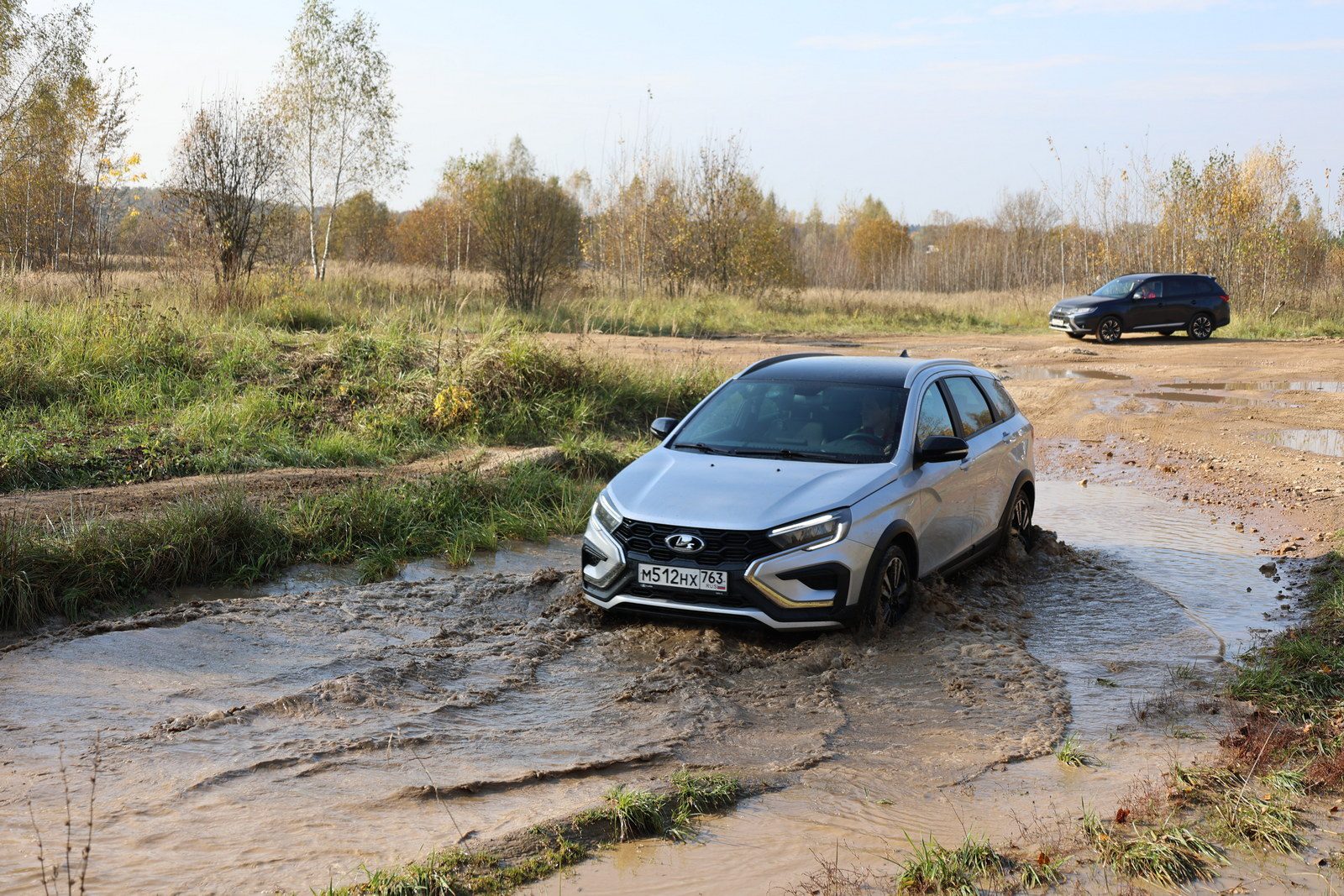 Россияне потратили на новые автомобили почти 5 триллионов рублей: больше всех выручка у АВТОВАЗа и Geely