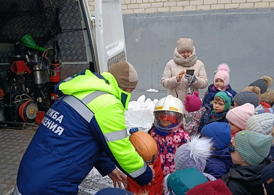 Спасатели Ставрополя рассказали тысяче детей о правилах безопасности в 2024 году0