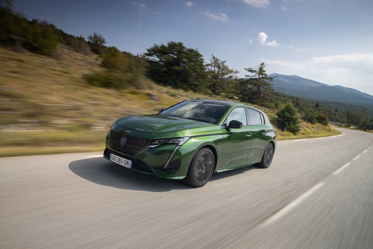 German Car Of The Year 2022: the new PEUGEOT 308 rewarded | Peugeot |  Stellantis