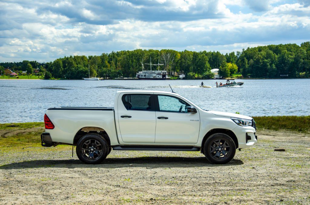 Toyota выпустит новое поколение пикапа Hilux: что известно о новинке и сроках старта продаж?