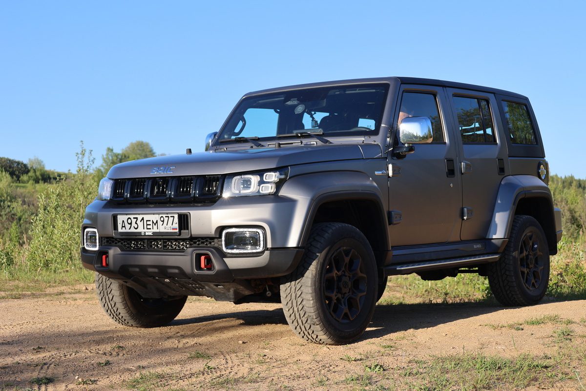 BAIC BJ40 имеет много общих черт с Рэнглером.