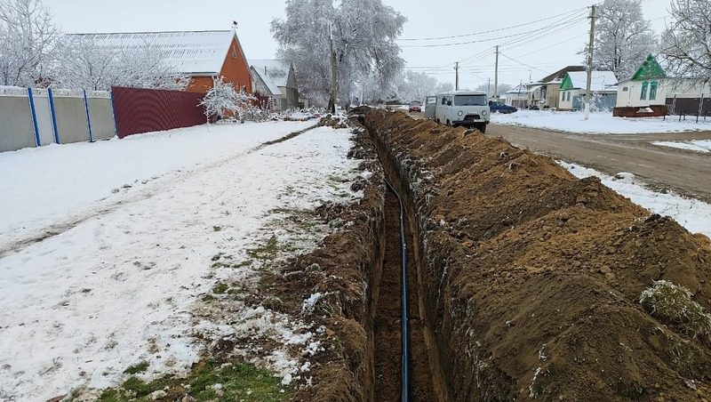 1,6 км уличного водопровода обновят в селе Безопасном