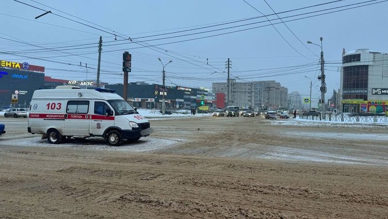 Скорая и легковушка столкнулись в Ставрополе