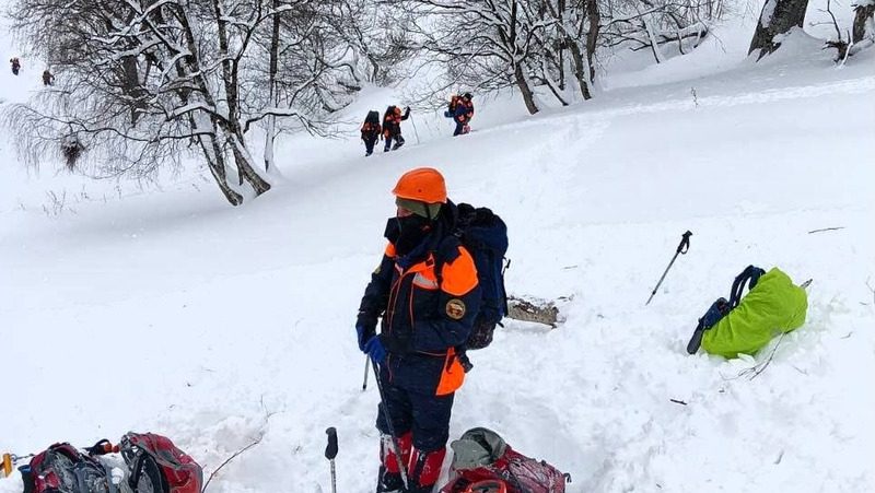 Тела двух ставропольских туристов, погибших под лавиной, нашли в КЧР