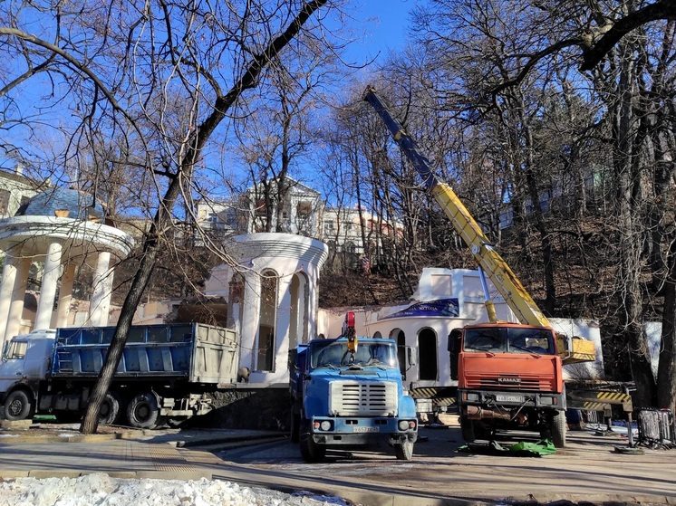 В кисловодском национальном парке сносят незаконную постройку