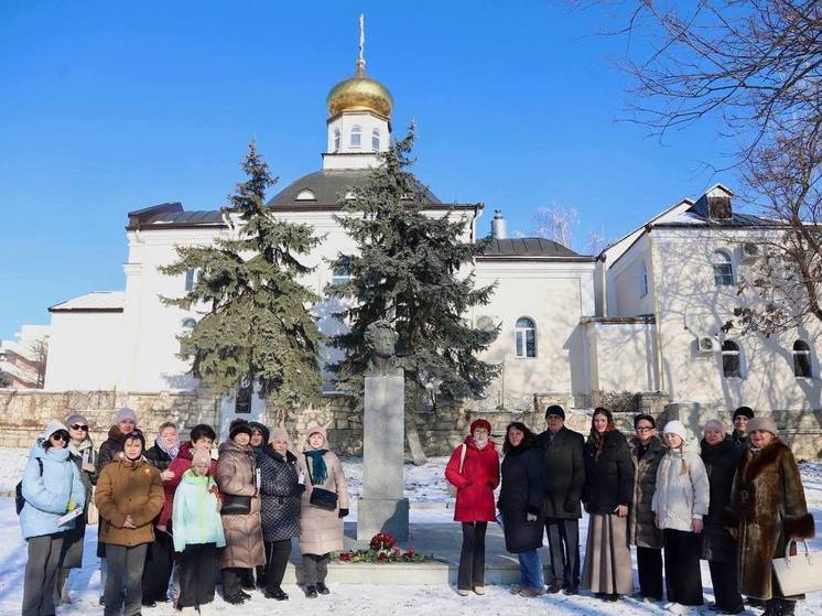 В пятигорском сквере прошел поэтический час, посвященный Дню памяти А.С. Пушкина