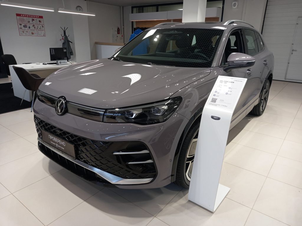 В России появился удлиненный VW Tiguan L Pro: сходил к дилеру и посмотрел новинку вживую