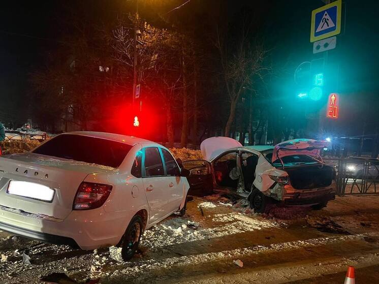 В Ставрополе лихач на легковушке устроил ДТП с погибшим, трое пострадавших