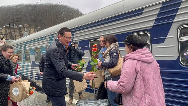 Кисловодчане встретили крымчан казачьими песнями и кавказскими танцами