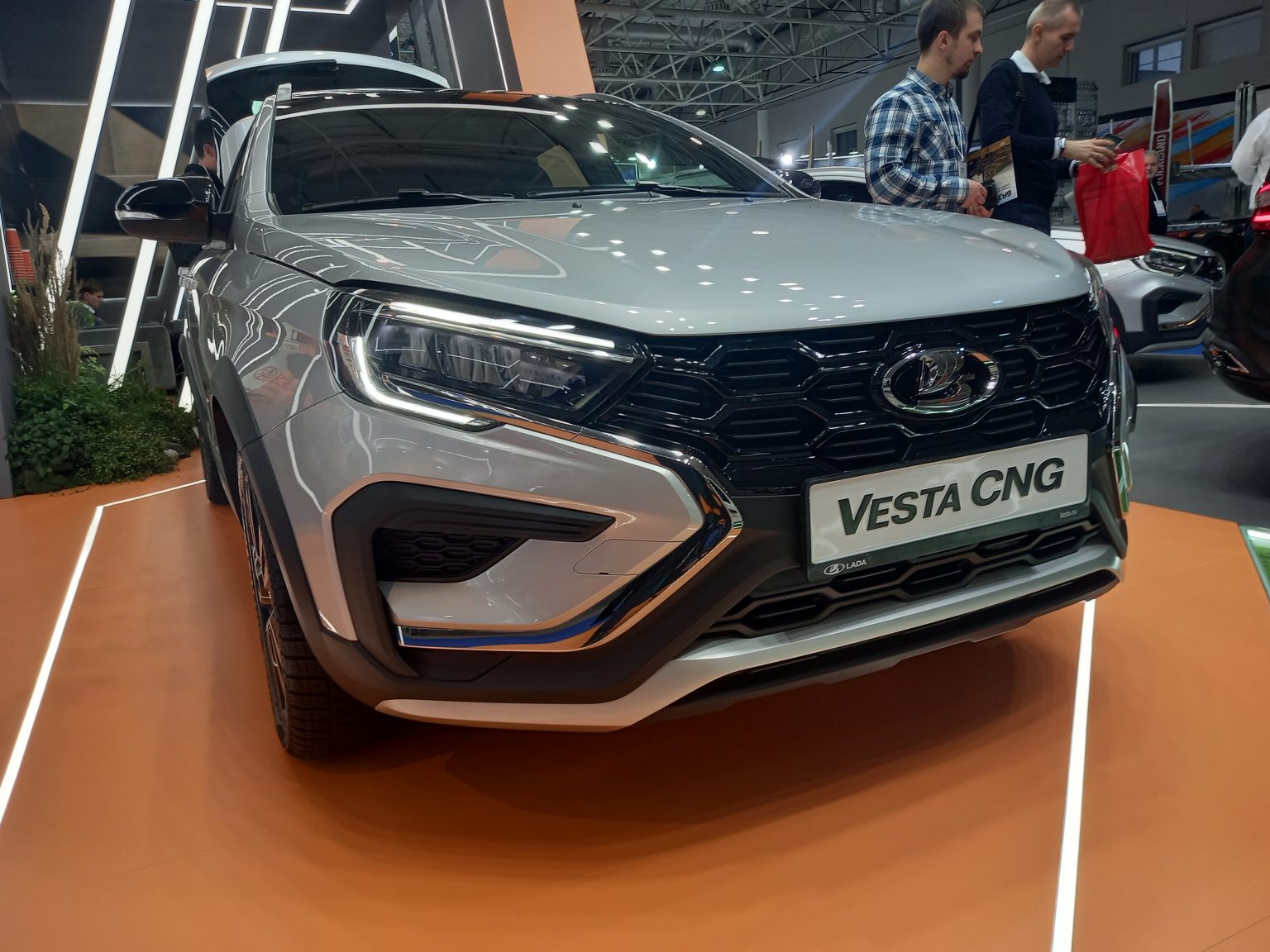 «Ларгус» с запасом хода 1000 км запущен в производство: Lada Largus CNG скоро поступит в продажу