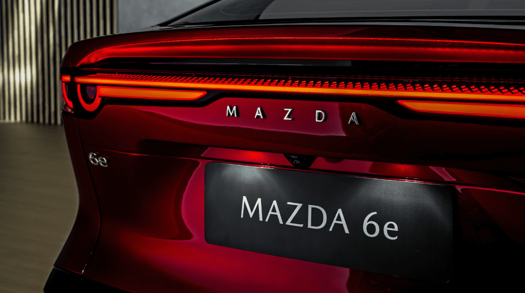 Новая Mazda 6e выходит на европейский рынок: сроки старта продаж, цены и подробности о модели