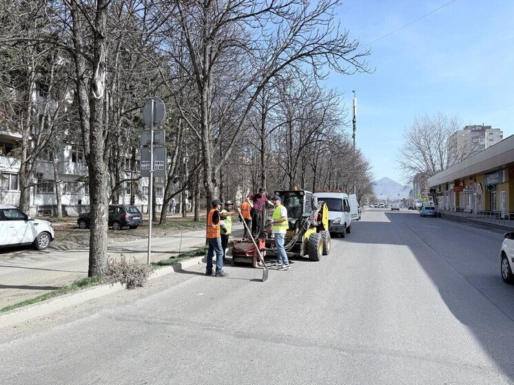 В Ессентуках приступили к ямочному ремонту дорог