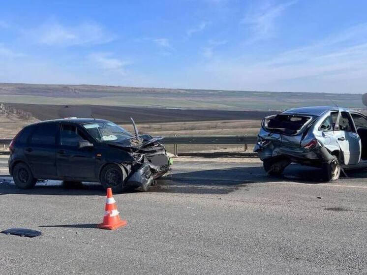 В Шпаковском округе Ставрополья столкнулись две «Лады»