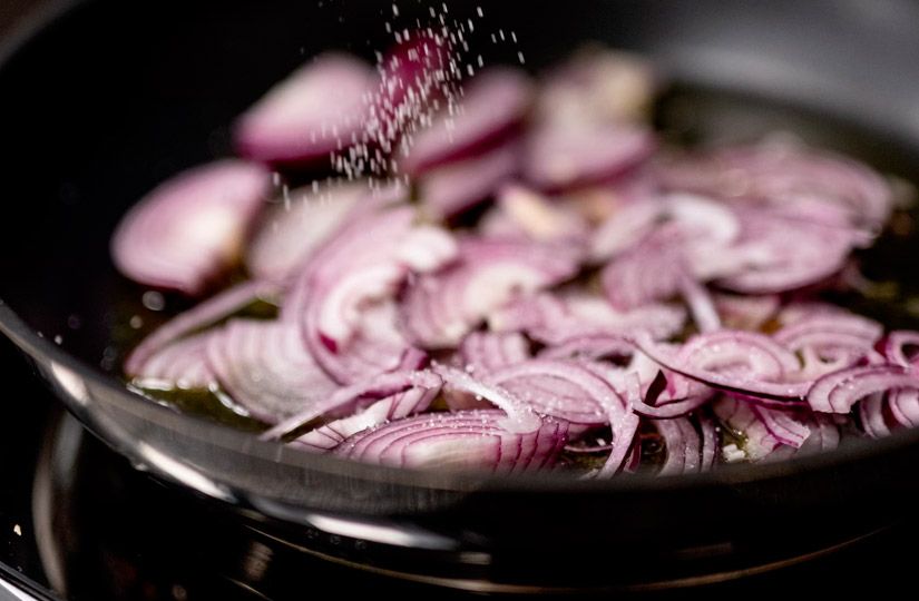 Чипсы из тыквы, макароны из цукини и конфеты из помидор: овощи, которые можно готовить по-другому8