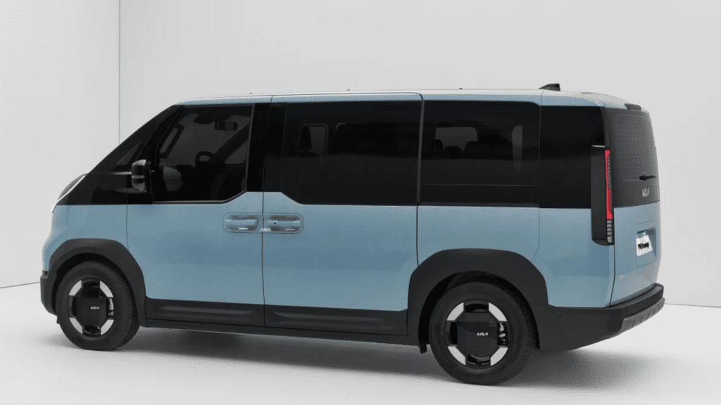 Представлен новый минивэн Kia PV5: гарантия 7 лет, и стоит дешевле «китайцев». Обзор новинки 2025 года