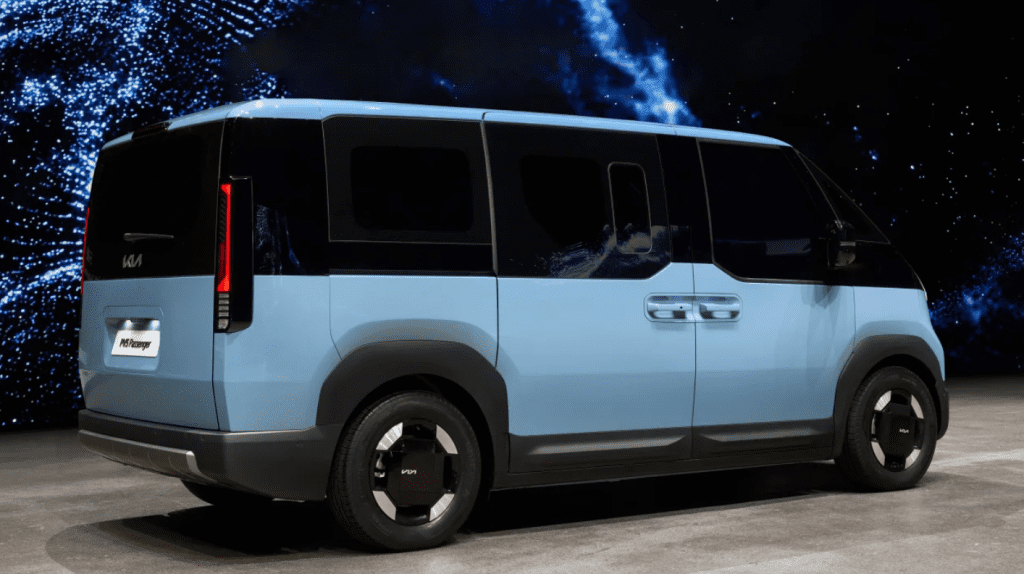 Представлен новый минивэн Kia PV5: гарантия 7 лет, и стоит дешевле «китайцев». Обзор новинки 2025 года