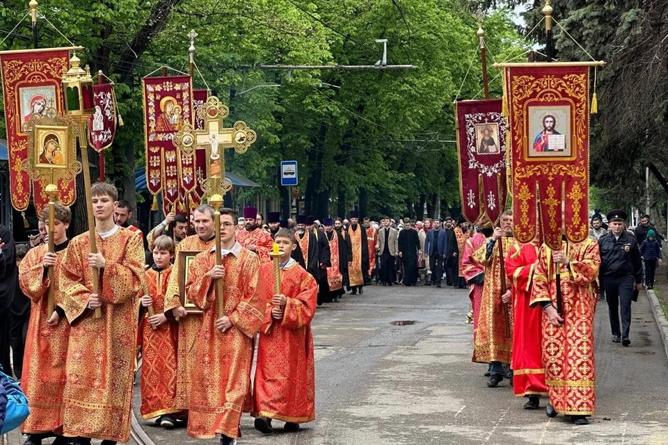 В Пятигорске прошел ежегодный Пасхальный крестный ход0