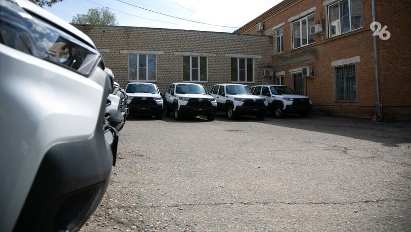 12 санитарных машин закупили в Изобильненскую больницу