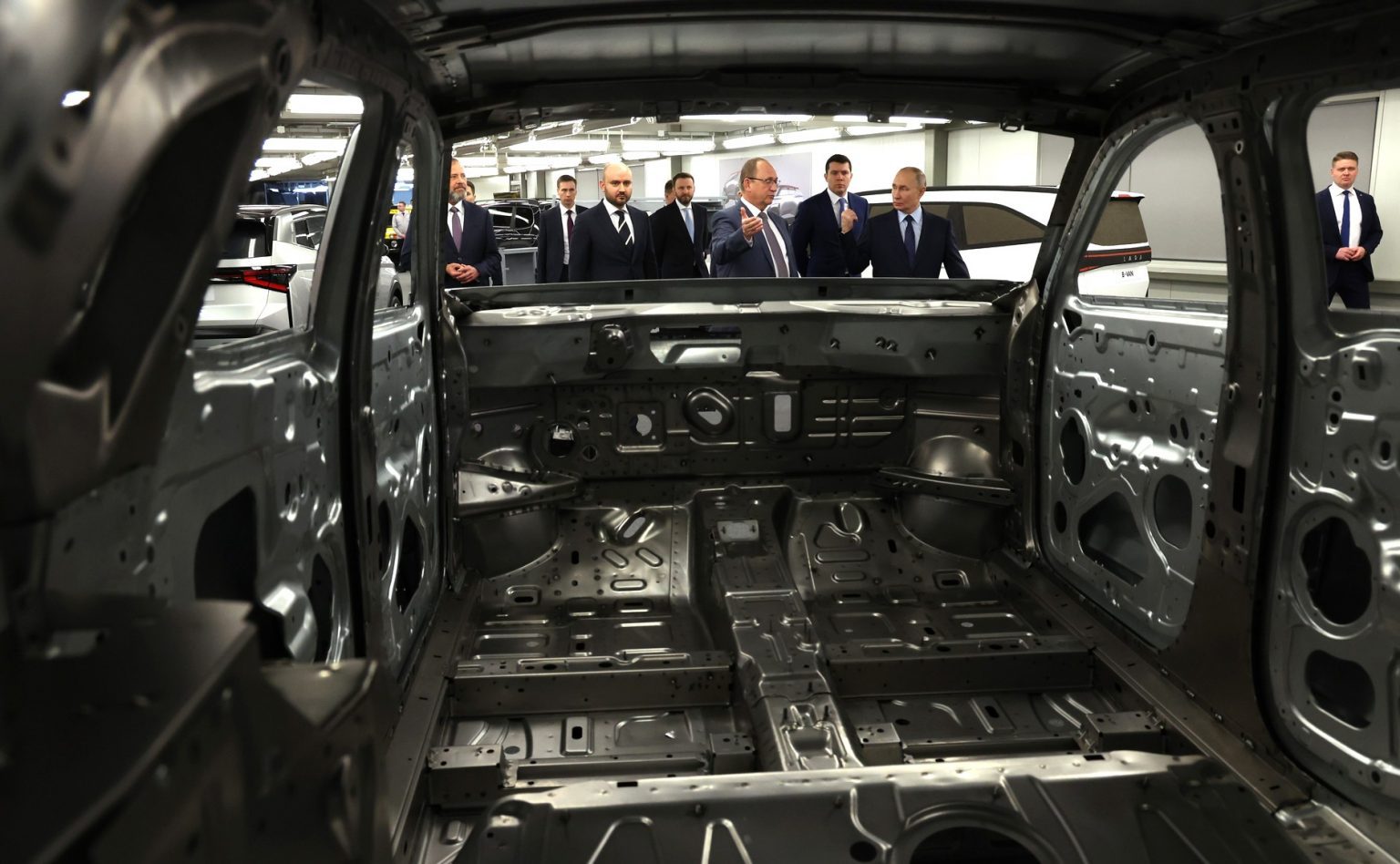 АВТОВАЗ готовит кроссовер на базе «Весты»: он заменит Lada X-Ray. Новые подробности