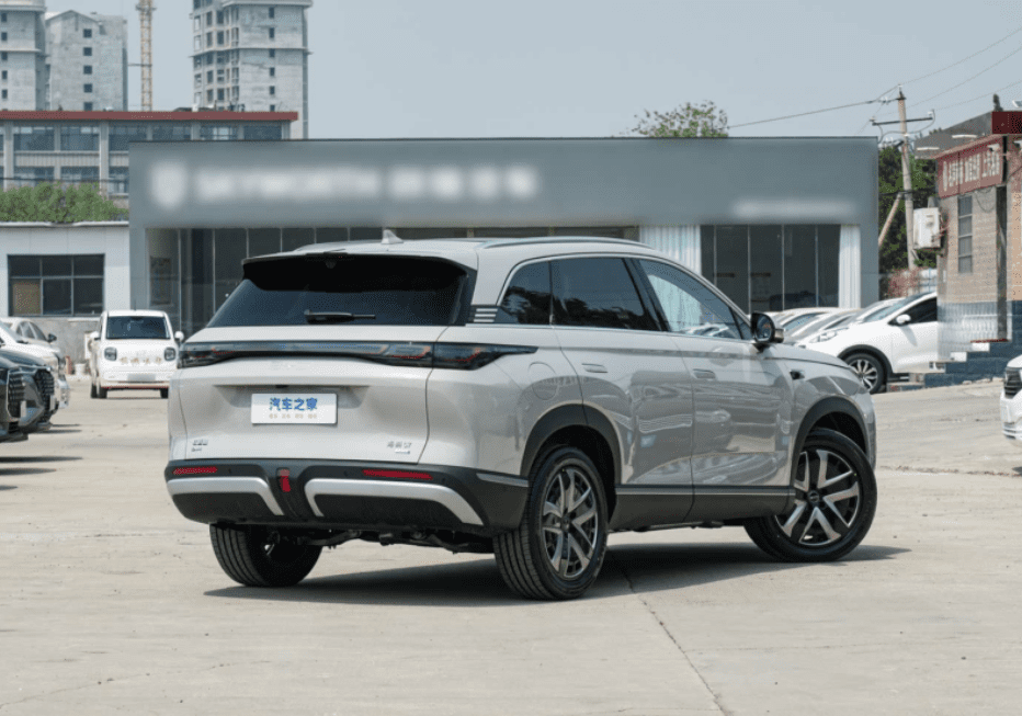BYD представил конкурента Lixiang: гибридный кроссовер Sealion 07 DM-i с запасом хода 1320 км