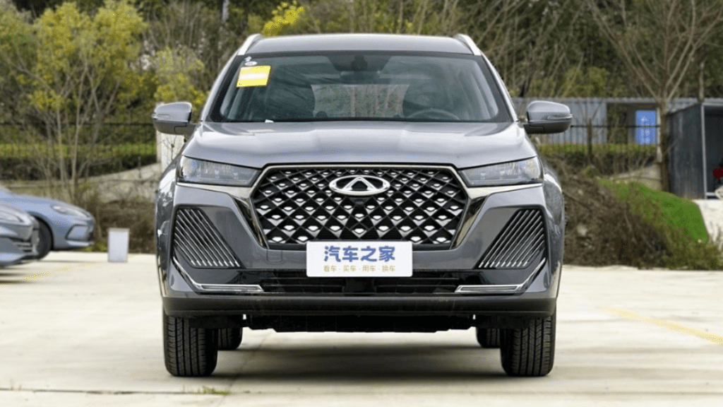 Chery Tiggo 7 получил бюджетную версию с «механикой»: он стоит как базовая Lada Granta!