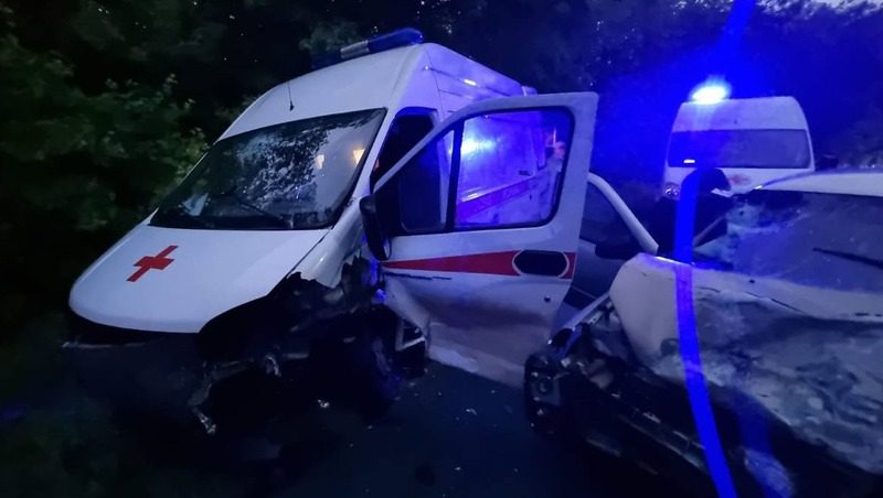 Четыре человека пострадали в автоаварии со скорой в Изобильненском округе