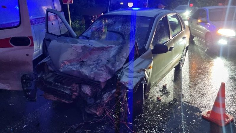 Четыре человека пострадали в автоаварии со скорой в Изобильненском округе