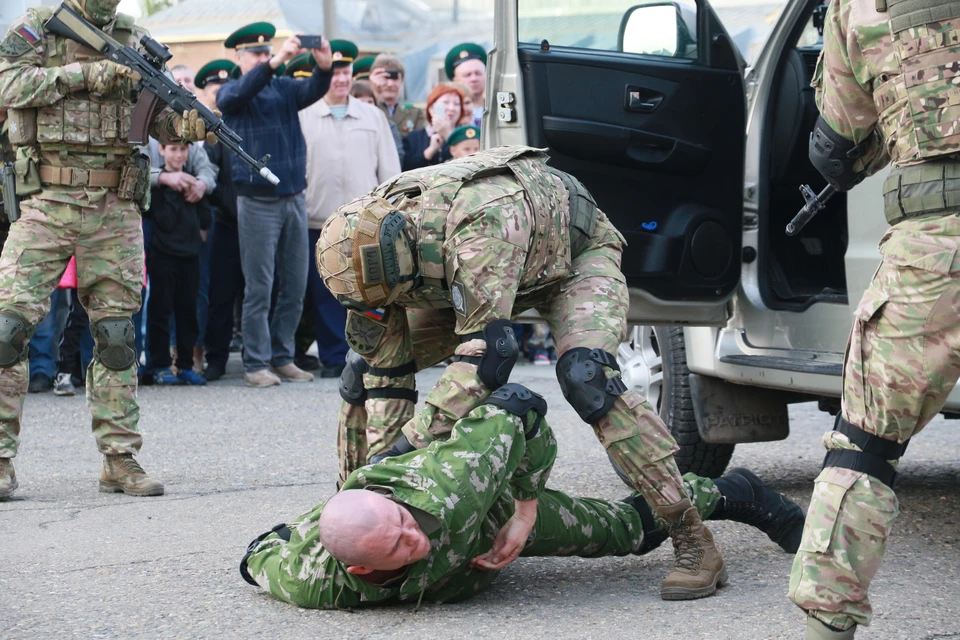 Четырех членов банды Басаева и Хаттаба задержали за нападения на военных0