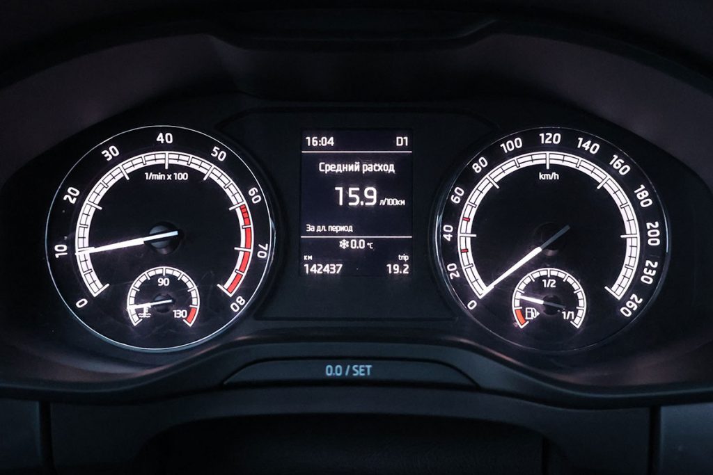 Что выбрать: новый Evolute i-Space или Skoda Kodiaq с пробегом? Сравнили два семейных кроссовера и сделали выводы