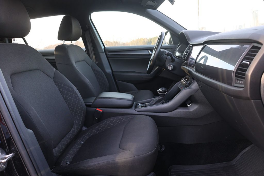 Что выбрать: новый Evolute i-Space или Skoda Kodiaq с пробегом? Сравнили два семейных кроссовера и сделали выводы