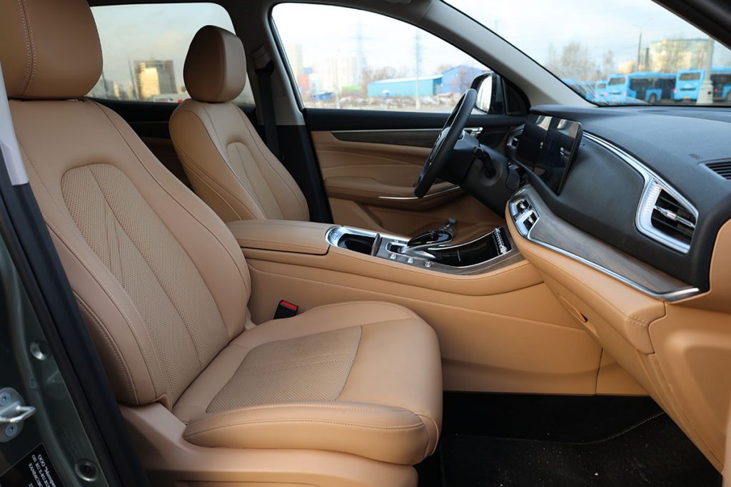 Что выбрать: новый Evolute i-Space или Skoda Kodiaq с пробегом? Сравнили два семейных кроссовера и сделали выводы
