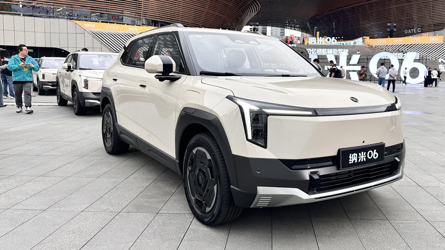 Dongfeng представил бюджетный электрический кроссовер Nammi 06: низкая цена и запас хода до 470 км