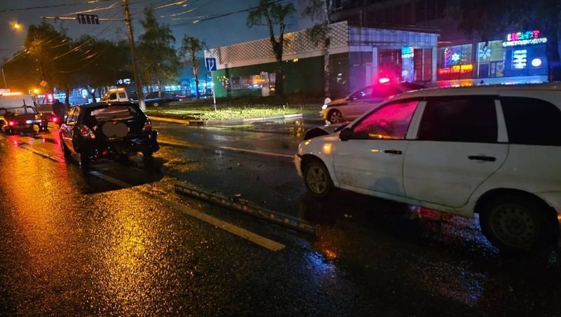 Два взрослых и два ребёнка пострадали в ДТП по вине пьяного водителя в Ставрополе