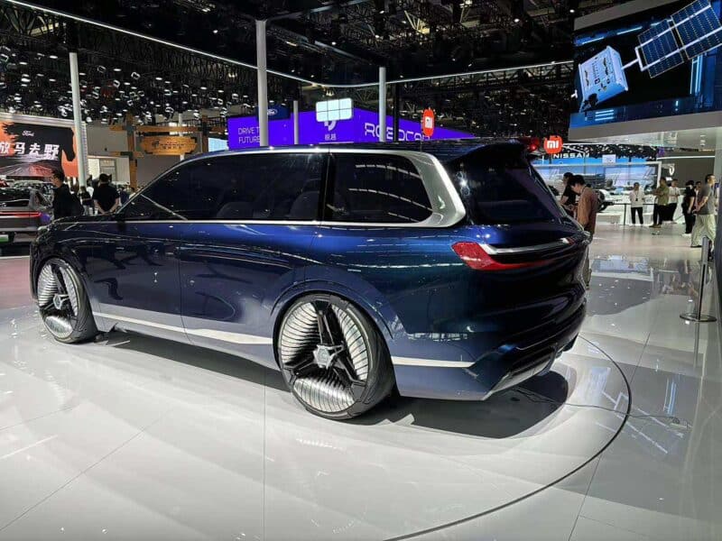 Galaxy Starship 9: новый флагманский кроссовер Geely. Что о нем известно?