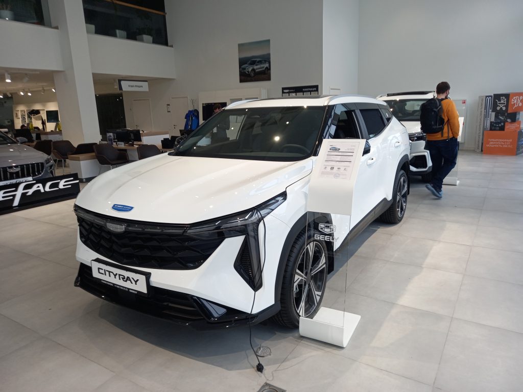 Geely не откажется от традиционных ДВС: в компании делятся планами развития