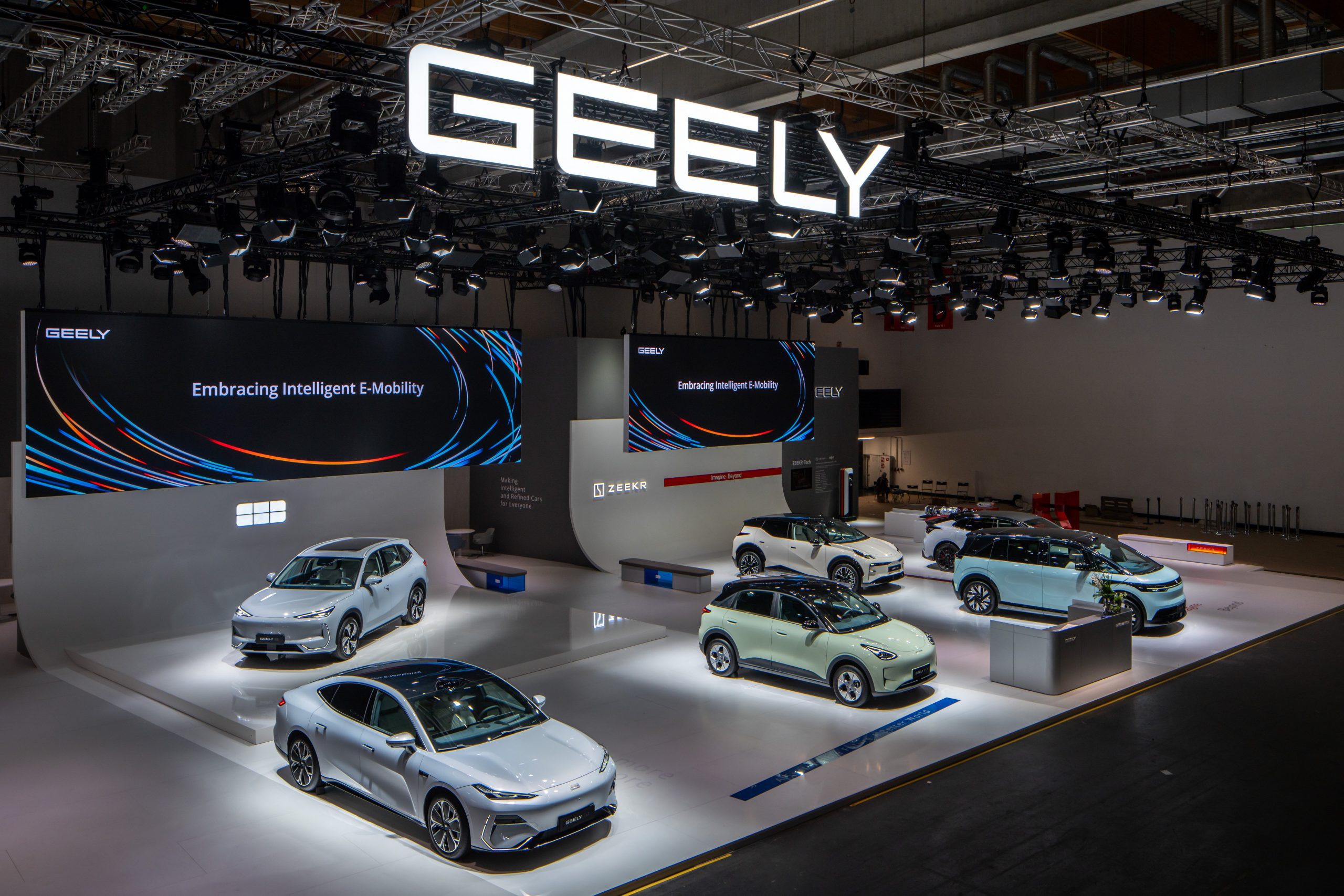 Geely не откажется от традиционных ДВС: в компании делятся планами развития